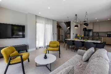 Seaside Villa with Heated Pool in Potomje