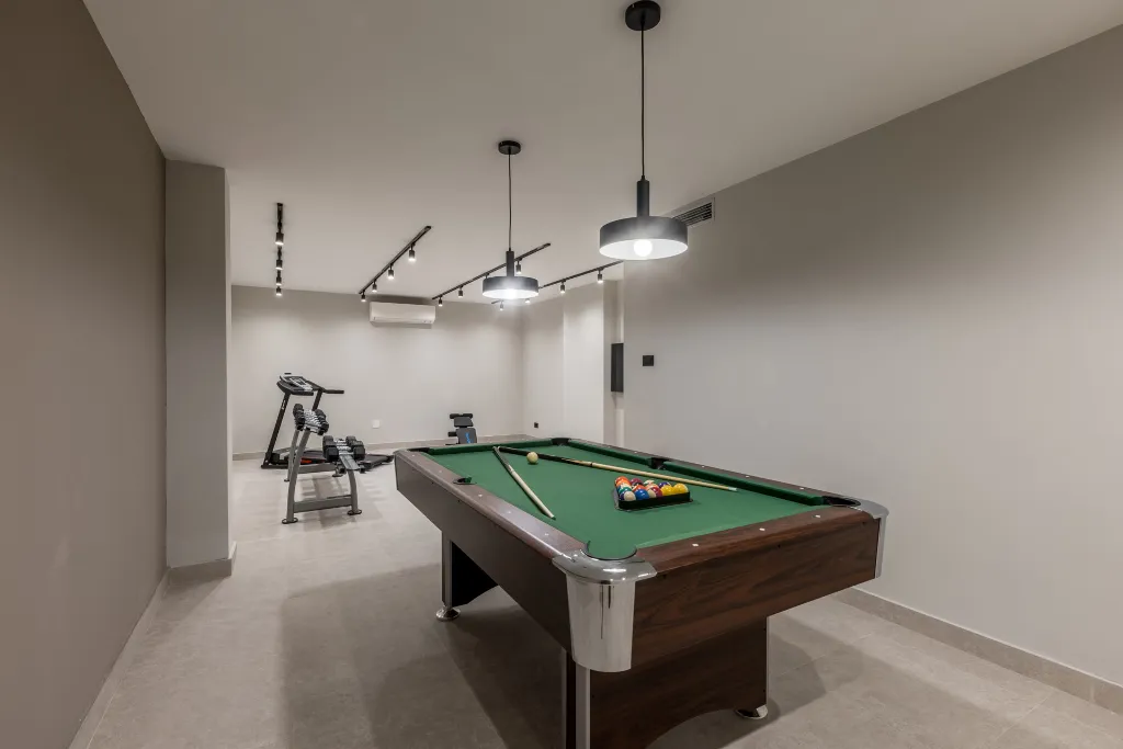 Seaside Villa with Heated Pool in Potomje