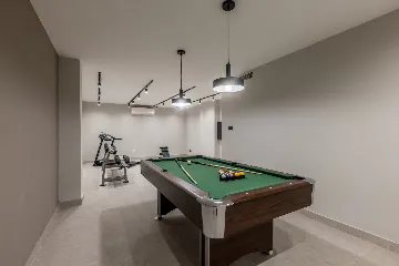 Seaside Villa with Heated Pool in Potomje