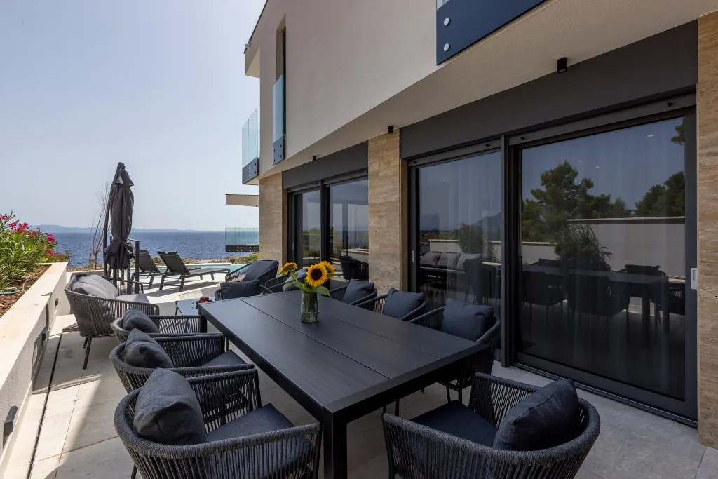 Seaside Villa with Heated Pool in Potomje