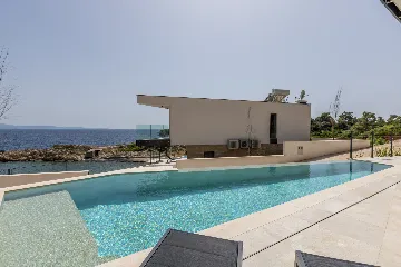 Seaside Villa with Heated Pool in Potomje