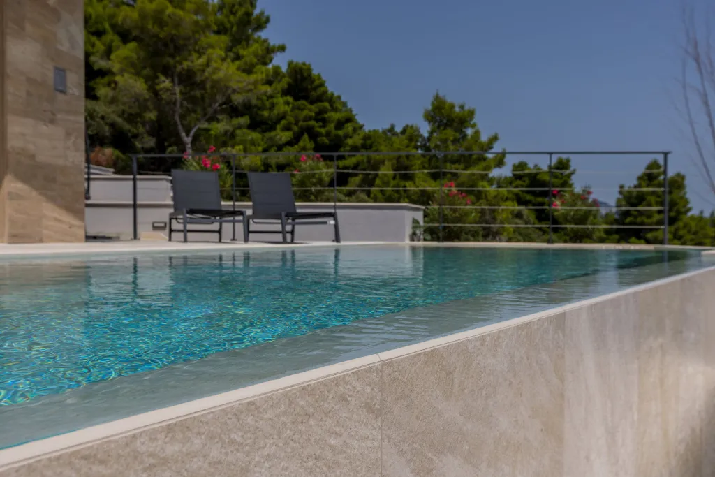 Seaside Villa with Heated Pool in Potomje