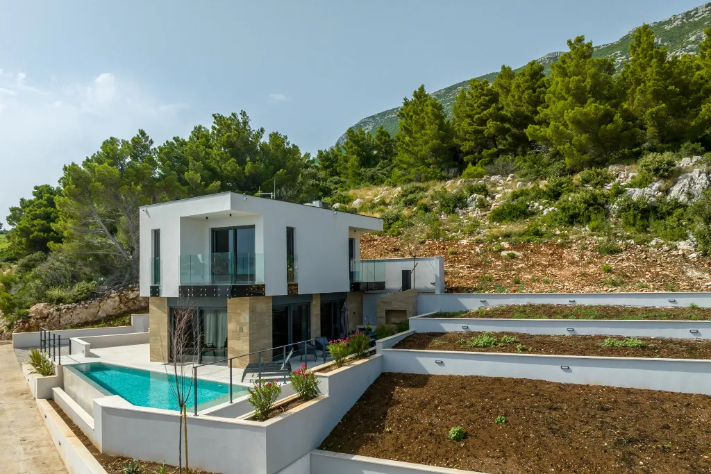 Seaside Villa with Heated Pool in Potomje