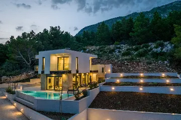 Seaside Villa with Heated Pool in Potomje