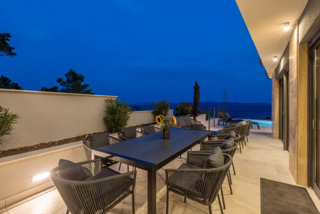 Seaside Villa with Heated Pool in Potomje