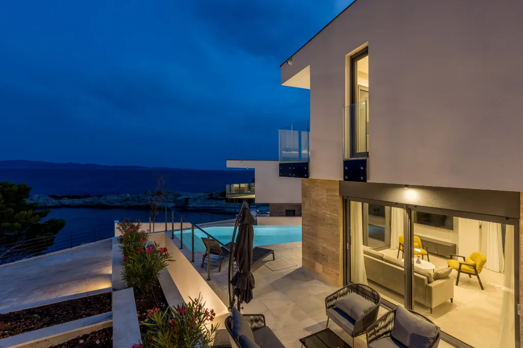 Seaside Villa with Heated Pool in Potomje