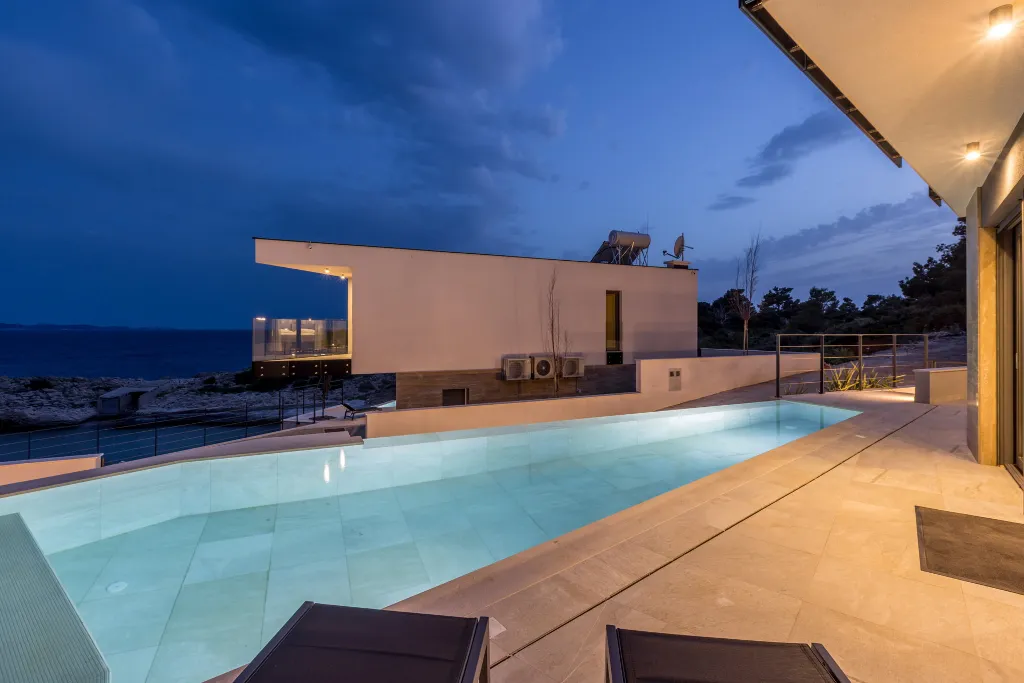 Seaside Villa with Heated Pool in Potomje