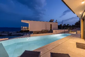 Seaside Villa with Heated Pool in Potomje