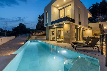 Seaside Villa with Heated Pool in Potomje