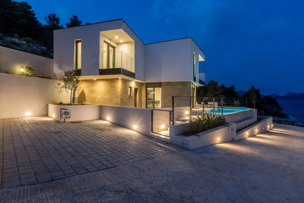 Seaside Villa with Heated Pool in Potomje