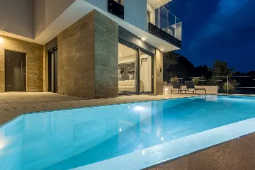 Seaside Villa with Heated Pool in Potomje