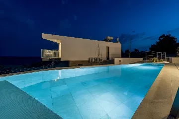 Seaside Villa with Heated Pool in Potomje