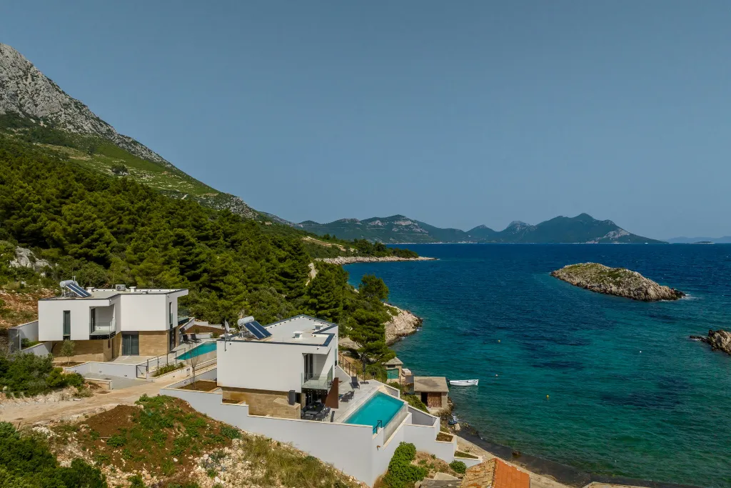 Seaside Villa with Heated Pool in Potomje