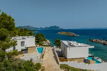 Seaside Villa with Heated Pool in Potomje