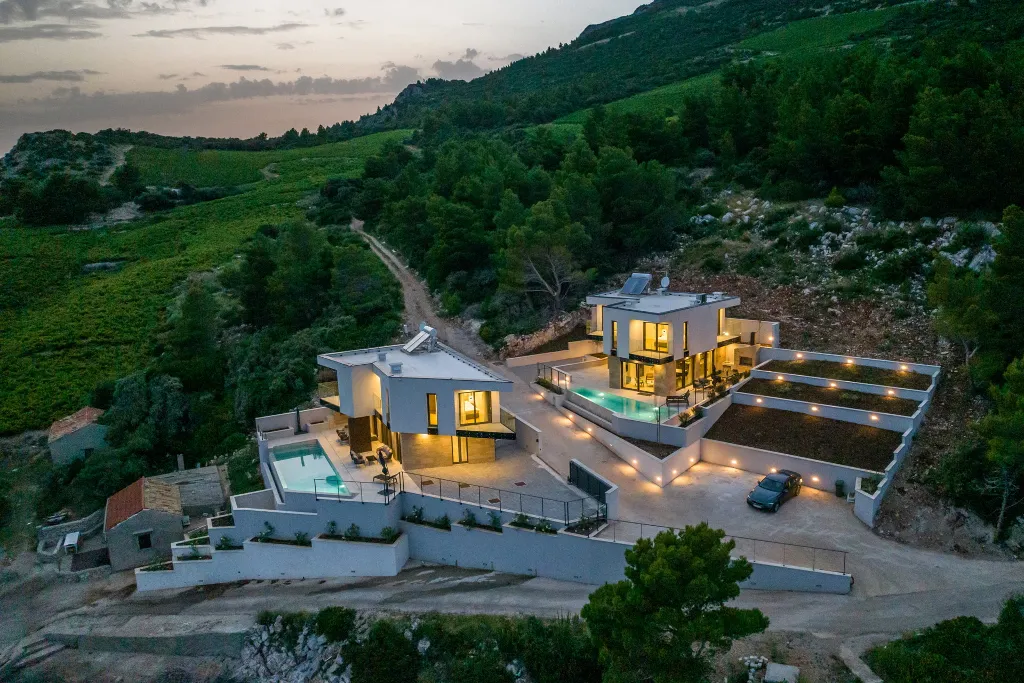 Seaside Villa with Heated Pool in Potomje