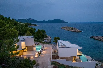 Seaside Villa with Heated Pool in Potomje