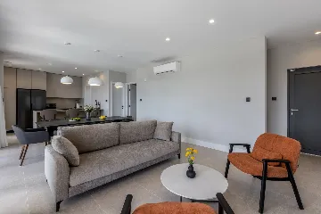 Seaside Retreat Villa with Pool, Potomje