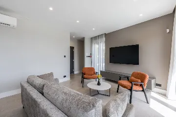 Seaside Retreat Villa with Pool, Potomje