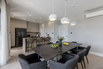 Seaside Retreat Villa with Pool, Potomje