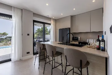 Seaside Retreat Villa with Pool, Potomje