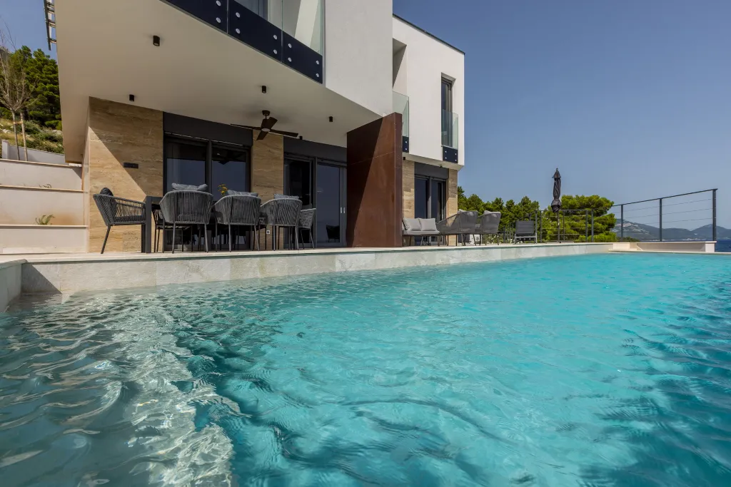 Seaside Retreat Villa with Pool, Potomje