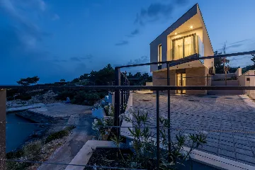 Seaside Retreat Villa with Pool, Potomje