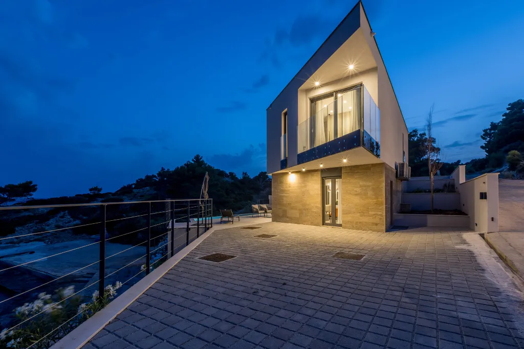 Seaside Retreat Villa with Pool, Potomje