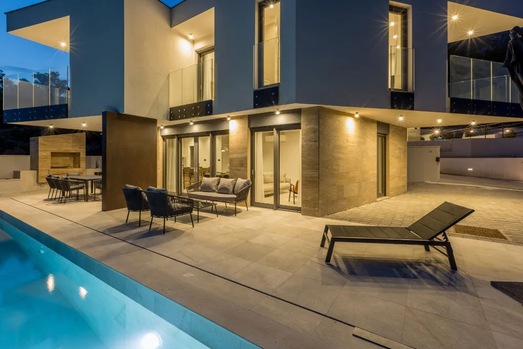 Seaside Retreat Villa with Pool, Potomje