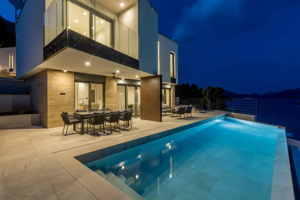 Seaside Retreat Villa with Pool, Potomje