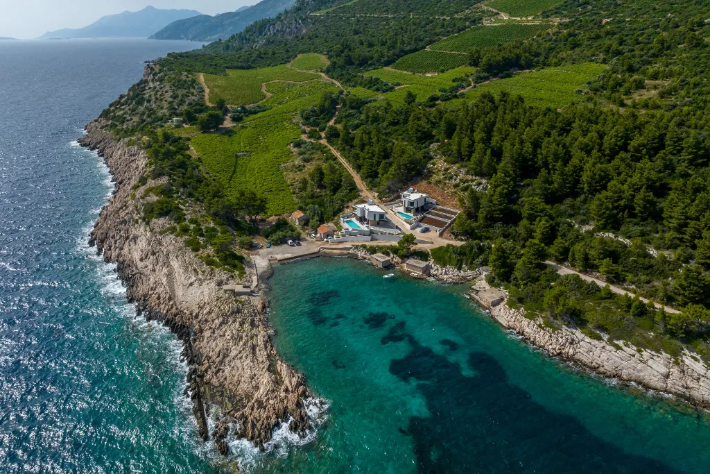 Seaside Retreat Villa with Pool, Potomje