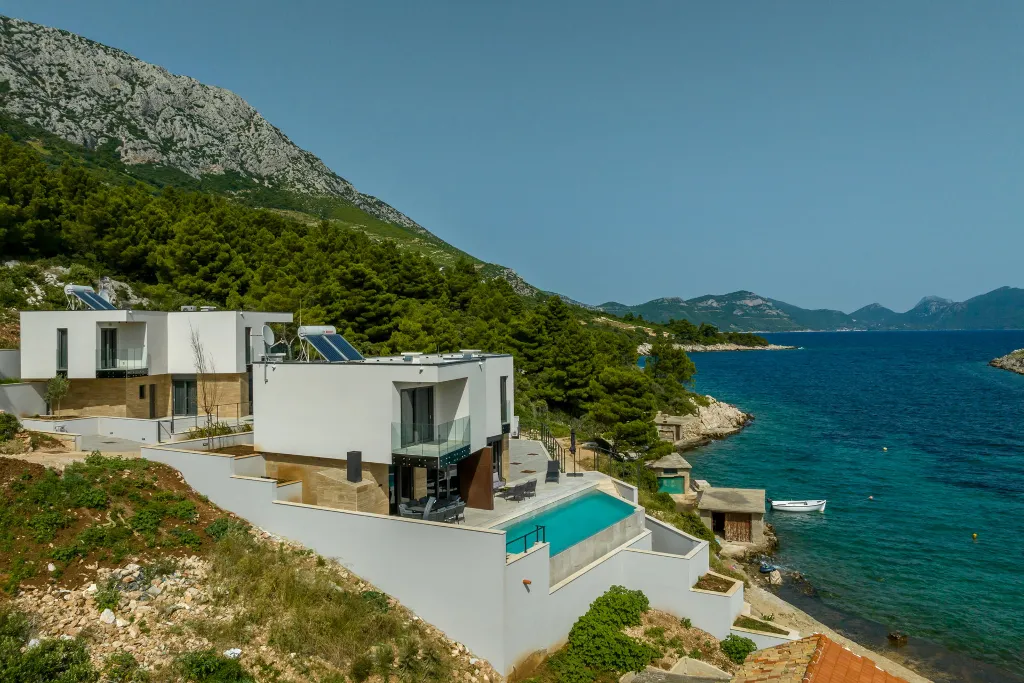 Seaside Retreat Villa with Pool, Potomje