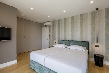 Seaside Retreat Villa with Pool, Potomje