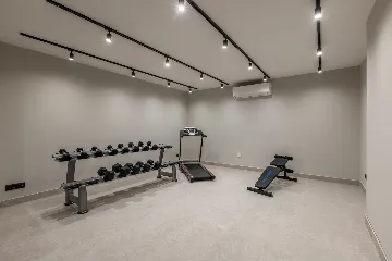 Seaside Retreat Villa with Pool, Potomje