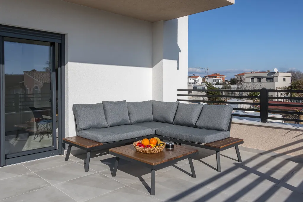 Contemporary Villa with Pool in Premantura