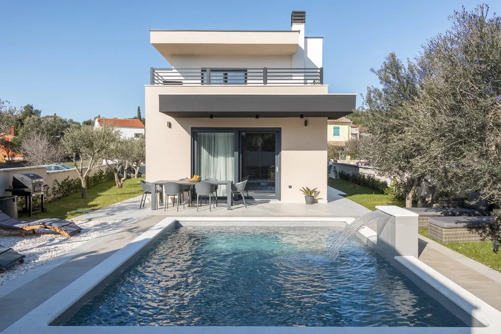 Contemporary Villa with Pool in Premantura