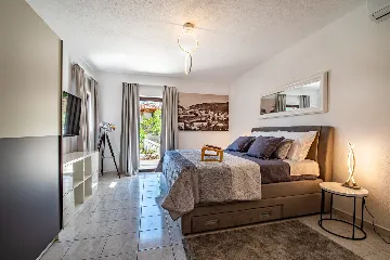 Contemporary Villa with Pool in Selca