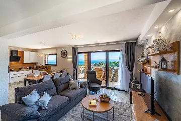 Contemporary Villa with Pool in Selca