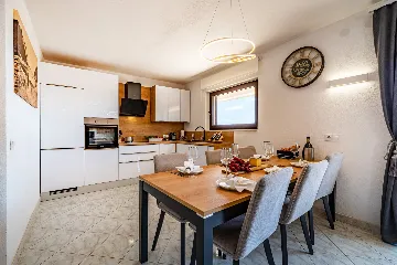 Contemporary Villa with Pool in Selca