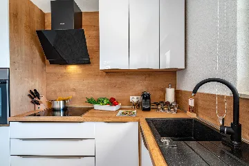 Contemporary Villa with Pool in Selca