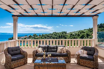 Contemporary Villa with Pool in Selca