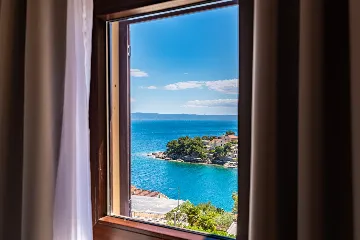 Contemporary Villa with Pool in Selca