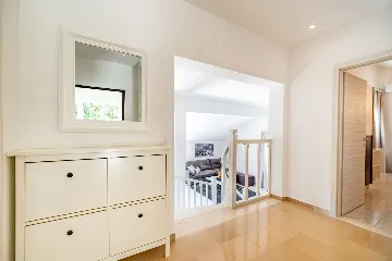 Contemporary Villa with Pool in Selca