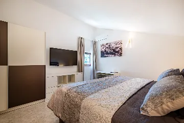 Contemporary Villa with Pool in Selca