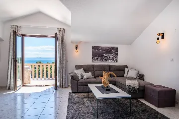 Contemporary Villa with Pool in Selca