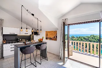 Contemporary Villa with Pool in Selca