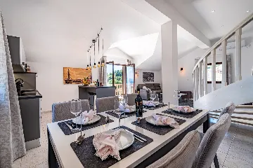 Contemporary Villa with Pool in Selca