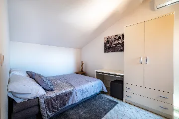 Contemporary Villa with Pool in Selca