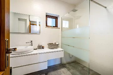 Contemporary Villa with Pool in Selca