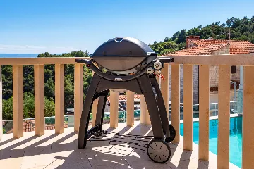 Contemporary Villa with Pool in Selca