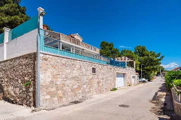 Contemporary Villa with Pool in Selca